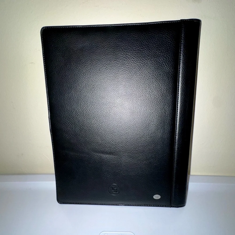 Leather Shop sleek black